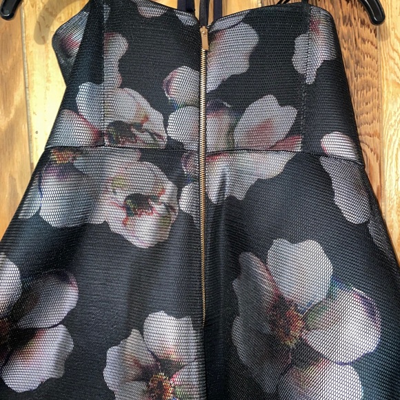 Le Château High-Low Dress - Picture 3 of 4